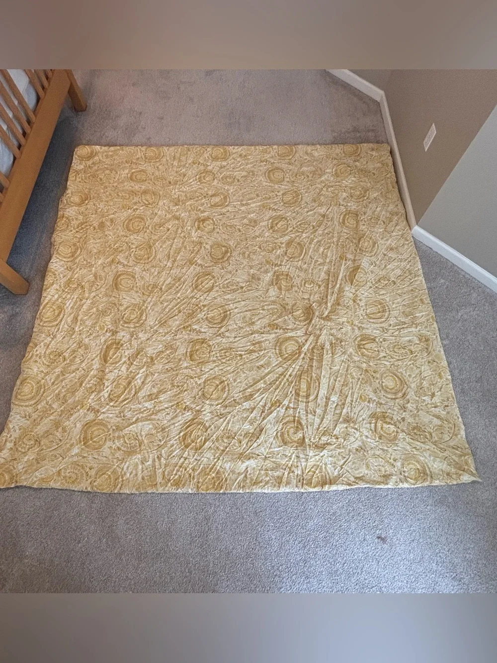 Pottery Barn Gold Patterned 2010 Queen Duvet Cover and two Standard Shams